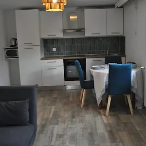 2 Pieces Renove En Rez-de-chaussee Proche De La Gare Appartement Bourg-en-Bresse